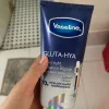 Hình ảnh đánh giá Sữa Dưỡng Thể Vaseline 70X Màu Hồng 300ml (Hàng nhập khẩu có tem phụ) - Phiên Bản Mới