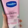 Hình ảnh đánh giá Sữa Dưỡng Thể Vaseline 70X Màu Hồng 300ml (Hàng nhập khẩu có tem phụ) - Phiên Bản Mới