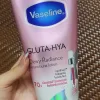 Hình ảnh đánh giá Sữa Dưỡng Thể Vaseline 70X Màu Hồng 300ml (Hàng nhập khẩu có tem phụ) - Phiên Bản Mới
